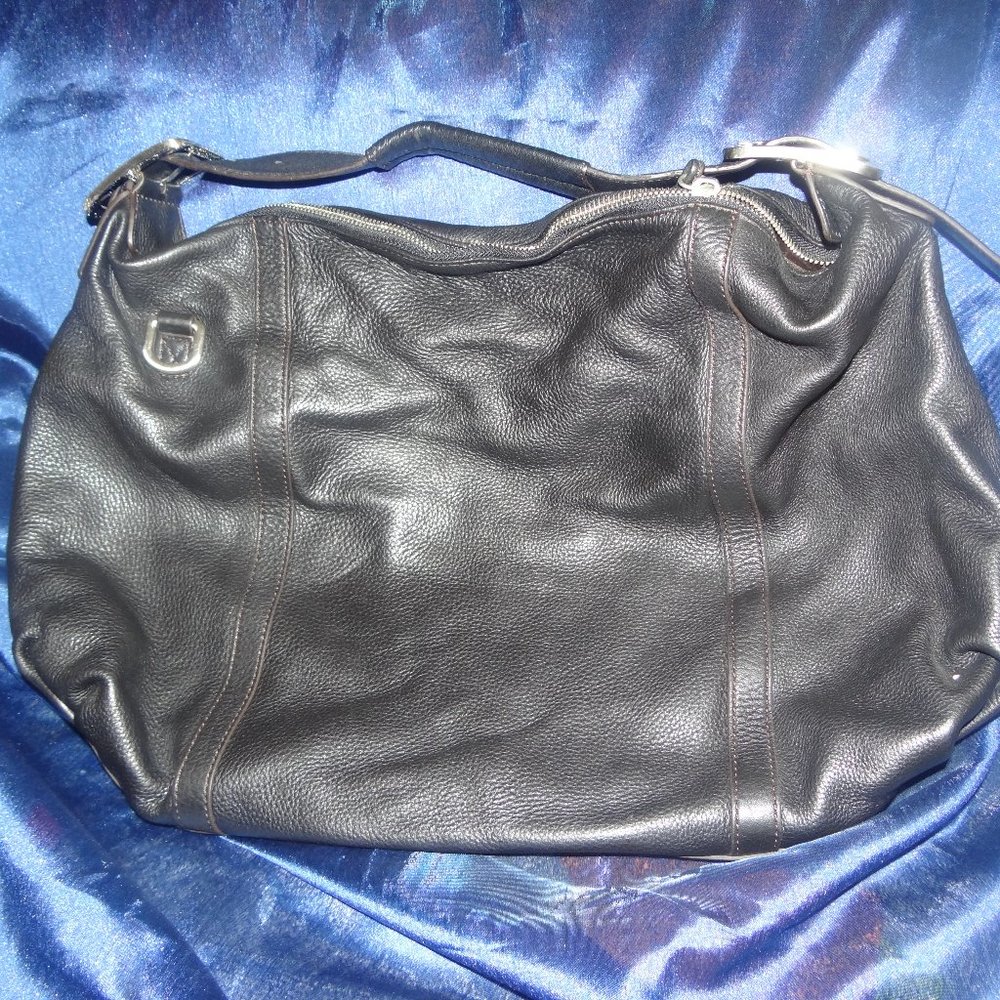Black Leather Cole Haan Work Purse (in Great Condition)